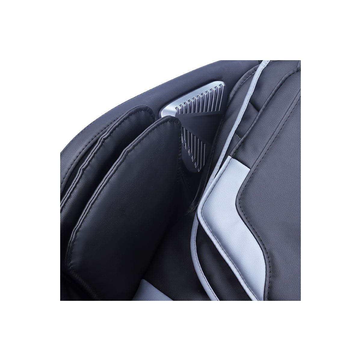 Close-up of the Z372 Plus shoulder speaker and padding
